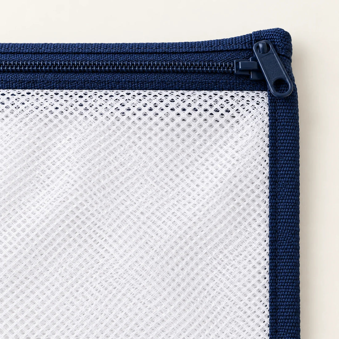 Mesh Footwear Wash Bag — detail view